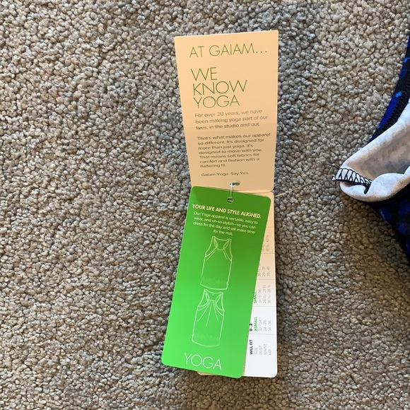 NWT - Gaiam yoga top - Picture 6 of 6